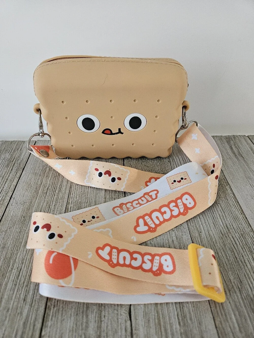 Q Uncle Biscuit Silicone Sandwich Crossbody Purse Handbag Tote Accessories Holde
